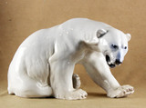 Арт-студия "Кентавр" -  Фарфоровая статуэтка "Сидящий белый медведь" №011765