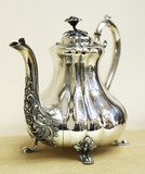 Арт-студия "Кентавр" - Старинный серебряный чайник с растительным орнаментом и навершием в виде цветка №014990