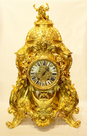 Арт-студия "Кентавр" - Дворцовые старинные часы в стиле барокко с фигурой дракона №012077