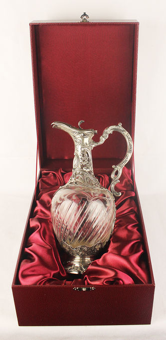 Арт-студия "Кентавр" - Антикварный серебряный кувшин для вина с растительным орнаментом, картушем и пальметтой №012143