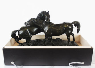 Арт-студия "Кентавр" - Бронзовая кабинетная скульптура "Играющие лошади Ташиани и Неджиб" №012866