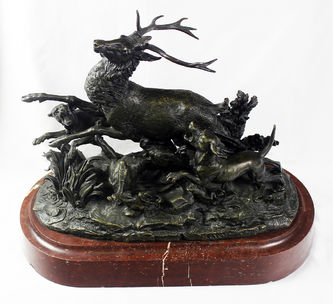 Арт-студия "Кентавр" - Большая бронзовая скульптура "Олень, атакованный  тремя собаками" 1880-е годы №013103
