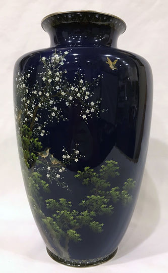 Арт-студия "Кентавр" - Японская ваза с изображением птиц в цветущем кустарнике в технике клуазоне №013844