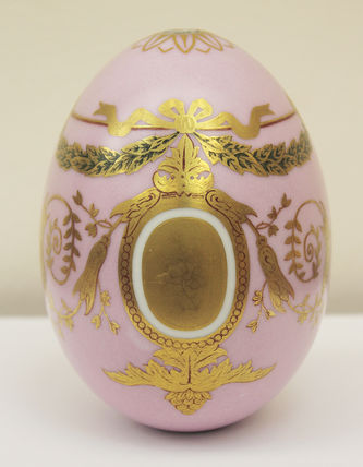 Арт-студия "Кентавр" - Большое пасхальное яйцо с изображением гирлянд и картушей №014362