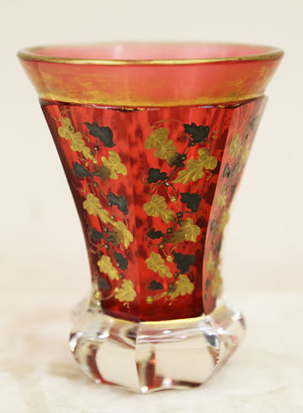 Арт-студия "Кентавр" - Бокал с "рубиновым" нацветом с изображением виноградной лозы №015143