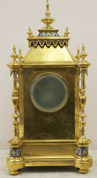 Арт-студия "Кентавр" - Часы в готическом стиле, украшенные эмалью клуазоне №015432
