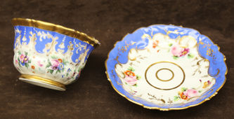 Арт-студия "Кентавр" - Чайная пара с цветами на бело-голубом фоне  №016058